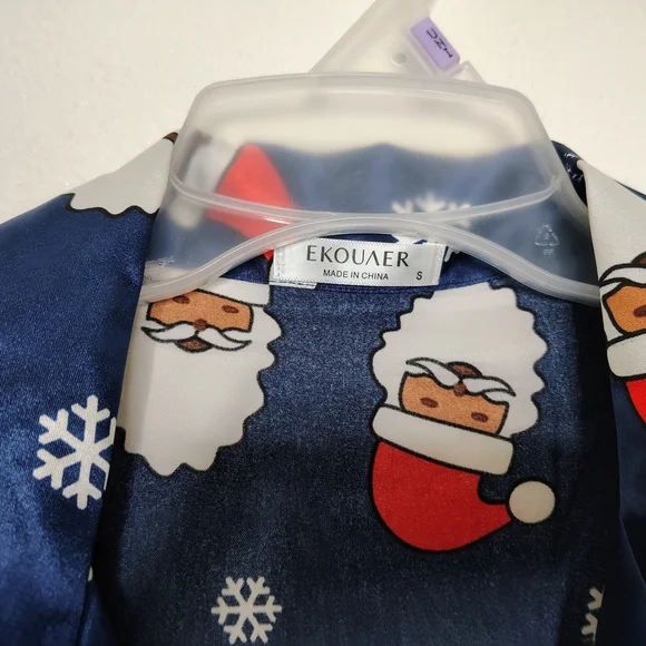 NWOT Ekouaer Navy Blue Santa Claus Print Satin Pajama Set Blouse & Shorts Sz S - Picture 4 of 15